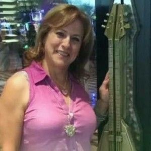 Meet your Posher, Amparo